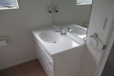 Photo of property in 5 Adrian Grove, Waikanae Beach, Waikanae, 5036