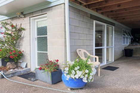 Photo of property in 14 Ranch Avenue, Beach Haven, Auckland, 0626