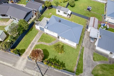 Photo of property in 15 Mako Mako Road, Levin, 5510