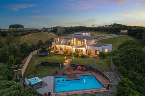 Photo of property in 75b Paremata Haywards Road, Pauatahanui, Porirua, 5381
