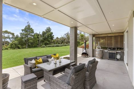 Photo of property in 497 Whitford Road, Whitford, Howick, 2571