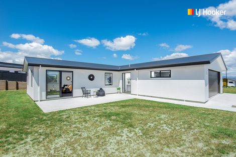 Photo of property in 42 Mcneil Street, Balclutha, 9230