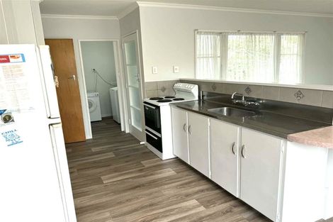 Photo of property in 4 Mokau Place, Terrace End, Palmerston North, 4410