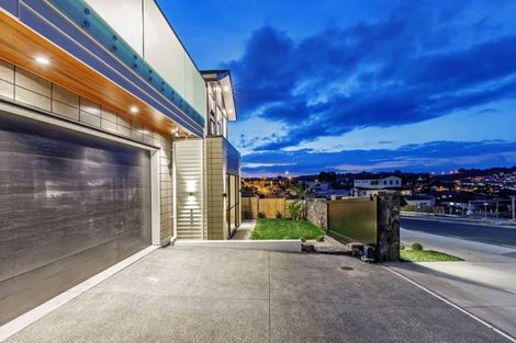 Photo of property in 42 Fernhill Way, Oteha, Auckland, 0632