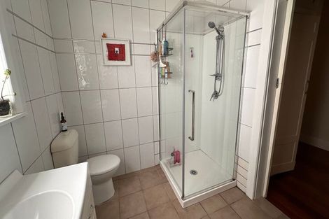 Photo of property in 1/17 Clifton Terrace, Kelburn, Wellington, 6012