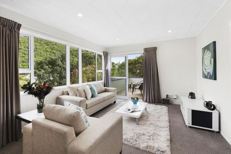 Photo of property in 5 Ayton Drive, Whitby, Porirua, 5024