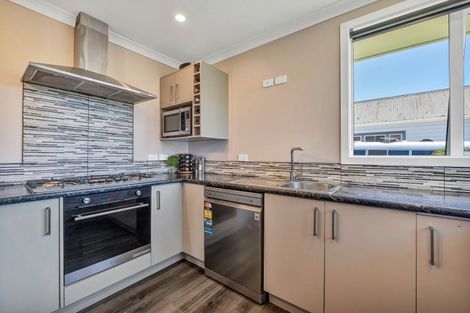 Photo of property in 63 Domett Street, Waitara, 4320