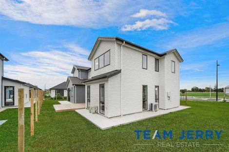 Photo of property in 2 Gertrude Cole Road, Clarks Beach, 2122
