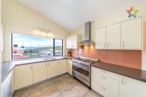 Photo of property in 93 Cedar Street, Maungaraki, Lower Hutt, 5010