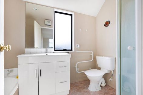 Photo of property in 2/44 London Street, Richmond, Christchurch, 8013