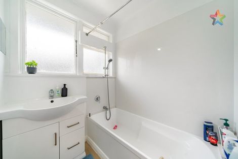 Photo of property in 14 Young Grove, Stokes Valley, Lower Hutt, 5019