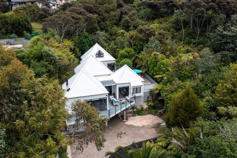 Photo of property in 38 Glenelg Road, Red Beach, 0932