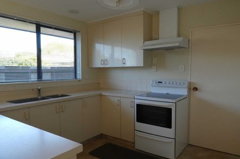 Photo of property in 8 Algie Place, Avonhead, Christchurch, 8042