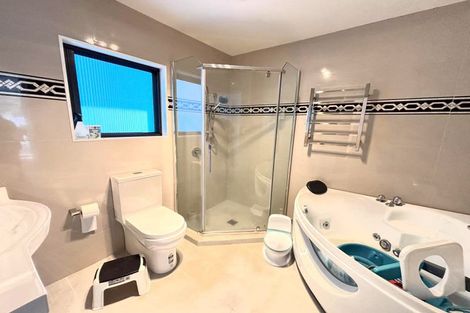 Photo of property in 15 Correa Court, Goodwood Heights, Auckland, 2105