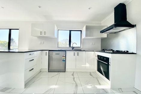 Photo of property in 547 Massey Road, Mangere, Auckland, 2022