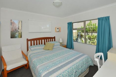 Photo of property in 17 Bermuda Place, One Tree Point, 0118