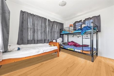 Photo of property in 3 La Trobe Street, Pakuranga Heights, Auckland, 2010