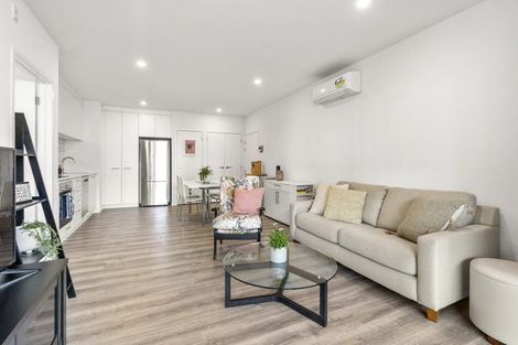 Photo of property in 2/24 Tahuhu Road, Mount Wellington, Auckland, 1062