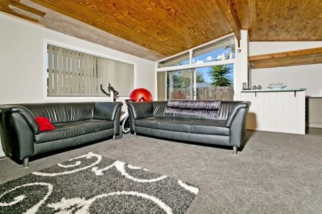 Photo of property in 48 Tauhinu Road, Greenhithe, Auckland, 0632