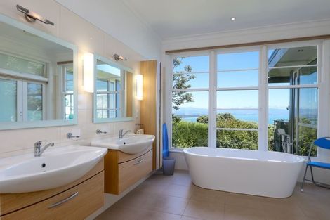 Photo of property in 274 Princes Drive, Britannia Heights, Nelson, 7010