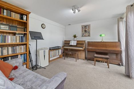 Photo of property in 6 Coubray Place, Botany Downs, Auckland, 2010