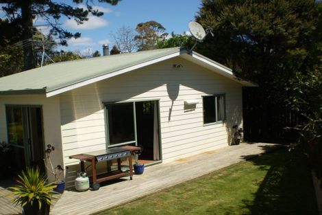Photo of property in 13 Woodhams Street, Beach Haven, Auckland, 0626