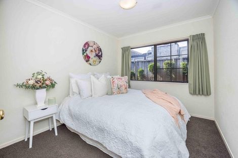 Photo of property in 11 Greenough Place, Rototuna, Hamilton, 3210