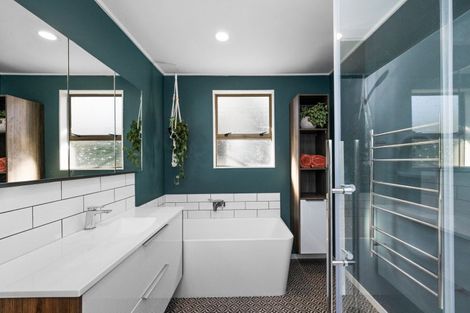 Photo of property in 33 Palmerston Road, Havelock North, 4130