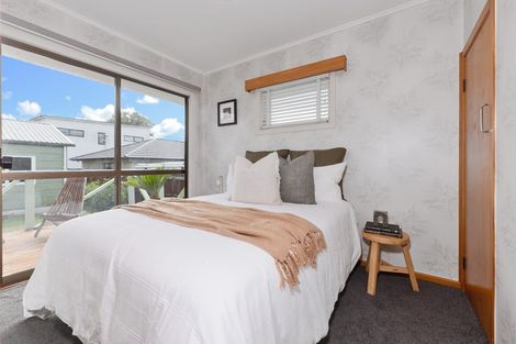 Photo of property in 23 Hereford Street, Te Atatu Peninsula, Auckland, 0610
