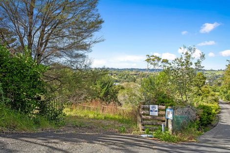 Photo of property in 9b Whangaparaoa Road, Red Beach, 0932