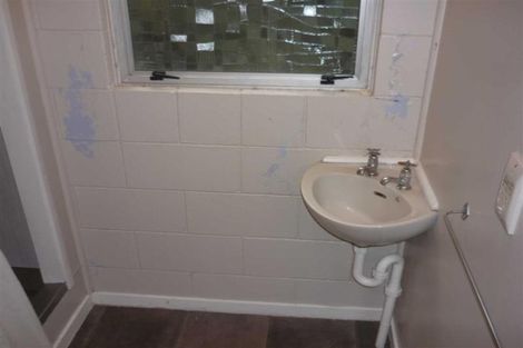 Photo of property in 16 Findlay Street, Moturoa, New Plymouth, 4310