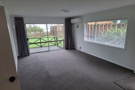 Photo of property in 30 Faith Bullock Place, New Lynn, Auckland, 0600