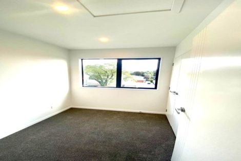 Photo of property in 3 Dundale Avenue, Blockhouse Bay, Auckland, 0600