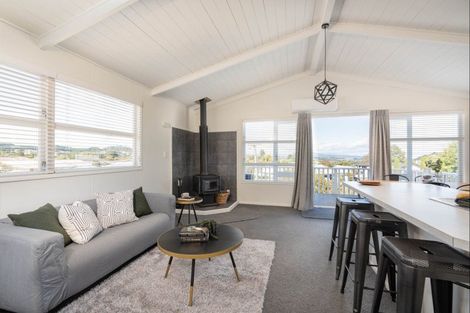 Photo of property in 6 Liston Avenue, Hilltop, Taupo, 3330