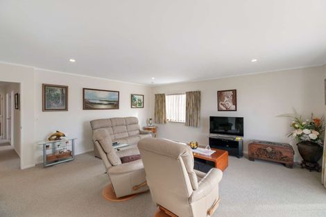 Photo of property in 75 Lakeside Drive, Orewa, 0931