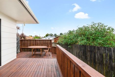 Photo of property in 2/9 Applewood Drive, Henderson, Auckland, 0612