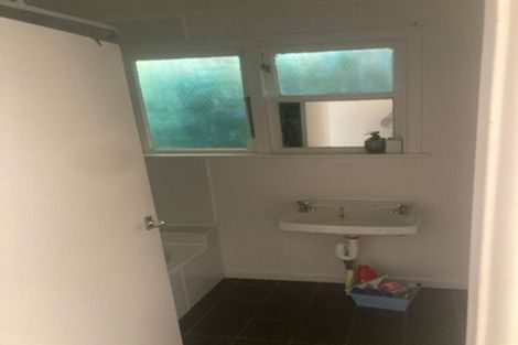 Photo of property in 130 Constable Street, Newtown, Wellington, 6021