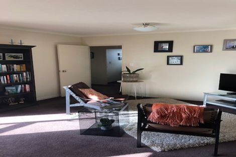 Photo of property in 36 Greig Place, Pukekohe, 2120