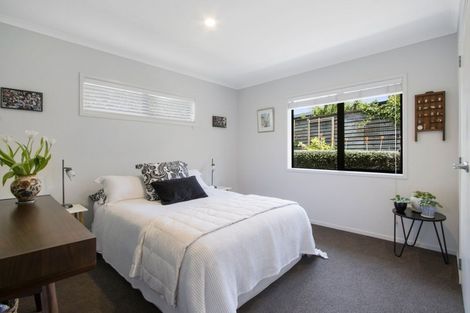 Photo of property in 10 Tranquil Grove, Omokoroa, 3114