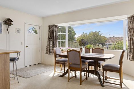 Photo of property in 2/8 Kinder Street, Acacia Bay, Taupo, 3330