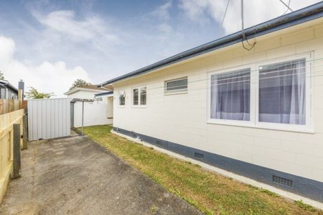 Photo of property in 2/145 College Street, Awapuni, Palmerston North, 4412