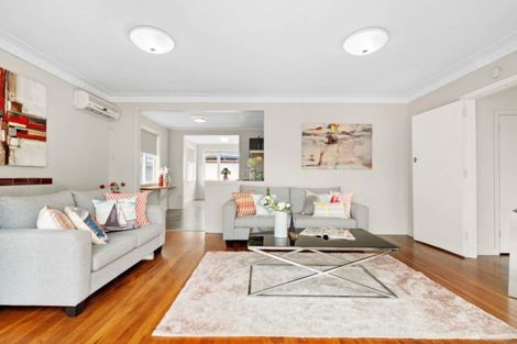 Photo of property in 8 Ranui Station Road, Ranui, Auckland, 0612