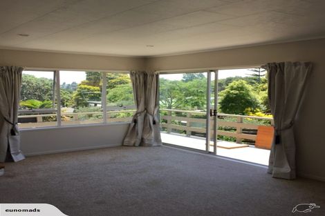 Photo of property in 2/244 East Coast Road, Forrest Hill, Auckland, 0620