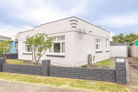 Photo of property in 1 Mahoe Place, Gonville, Whanganui, 4501