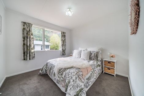 Photo of property in 37 Tacoma Drive, Totara Park, Upper Hutt, 5018
