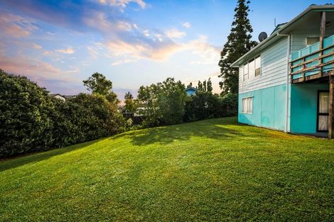 Photo of property in 18 Peterhouse Place, West Harbour, Auckland, 0618