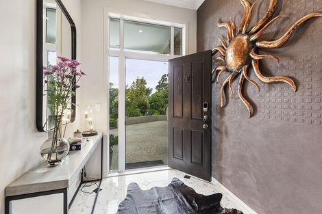 Photo of property in 58 Nicholson Road, Khandallah, Wellington, 6035