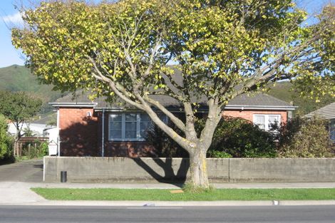 Photo of property in 98 Naenae Road, Naenae, Lower Hutt, 5011