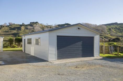 Photo of property in 911 Kanakanaia Road, Whatatutu, Te Karaka, 4091