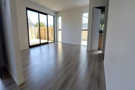 Photo of property in 20a Mackenzie Street, Te Atatu South, Auckland, 0610